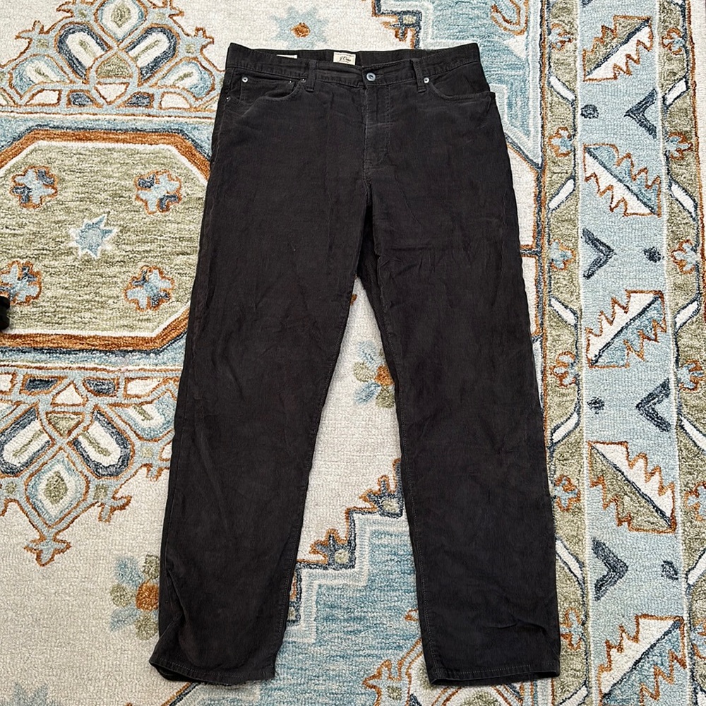 Men’s J Crew Classic Straight-Fit Pant in Corduroy 33/32